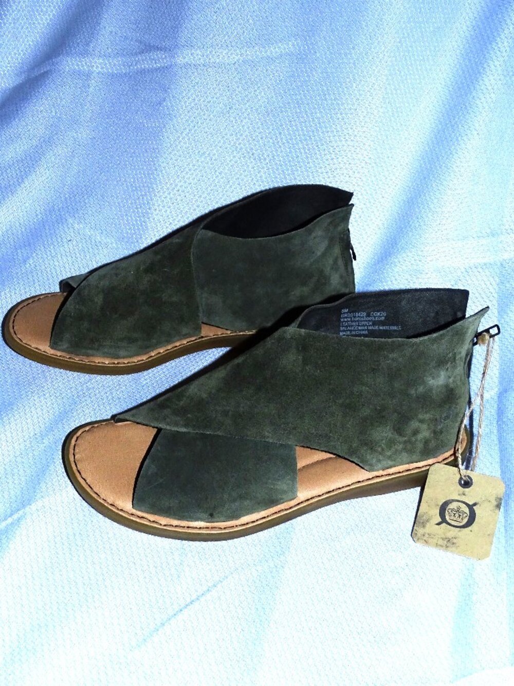 Born Women's Hunter Green Suede Sandals 8M